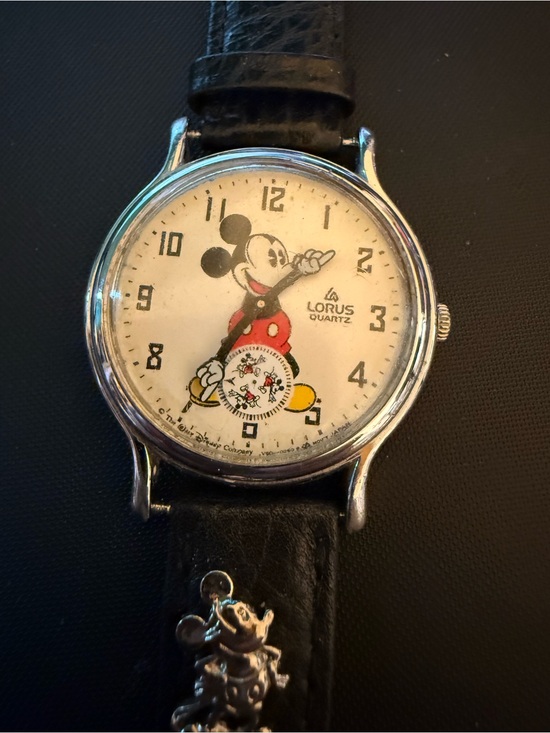 Accessories - Lorus Quartz Mickey Mouse Wristwatch with RARE 6:00 second subdial
